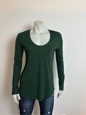 NWT - Dani tee by Ribbon luxe. Deep Elm Green long sleeve pocket tee. XS